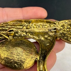 Modern Rhinestone Hand Brooch Gold Tone