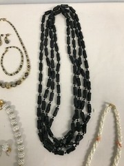 13 VINTAGE ASSORTED BEAD NECKLACES