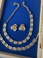 Vintage Judy Lee Signed White Moonglow Lucite Parure Necklace Bracelet Earrings
