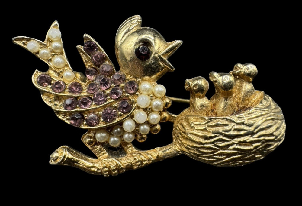Vintage Bird Nest Brooch Rhinestone Pearl Chick Figural Gold Tone Birds Pin