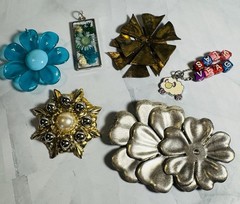 Lot 24 Vintage Findings & Pendants Large & Medium For Crafting Or Up Cycling