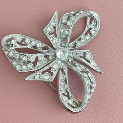 Vintage Hattie Carnegie Bow Rhinestone Brooch Signed 1.5 Inches
