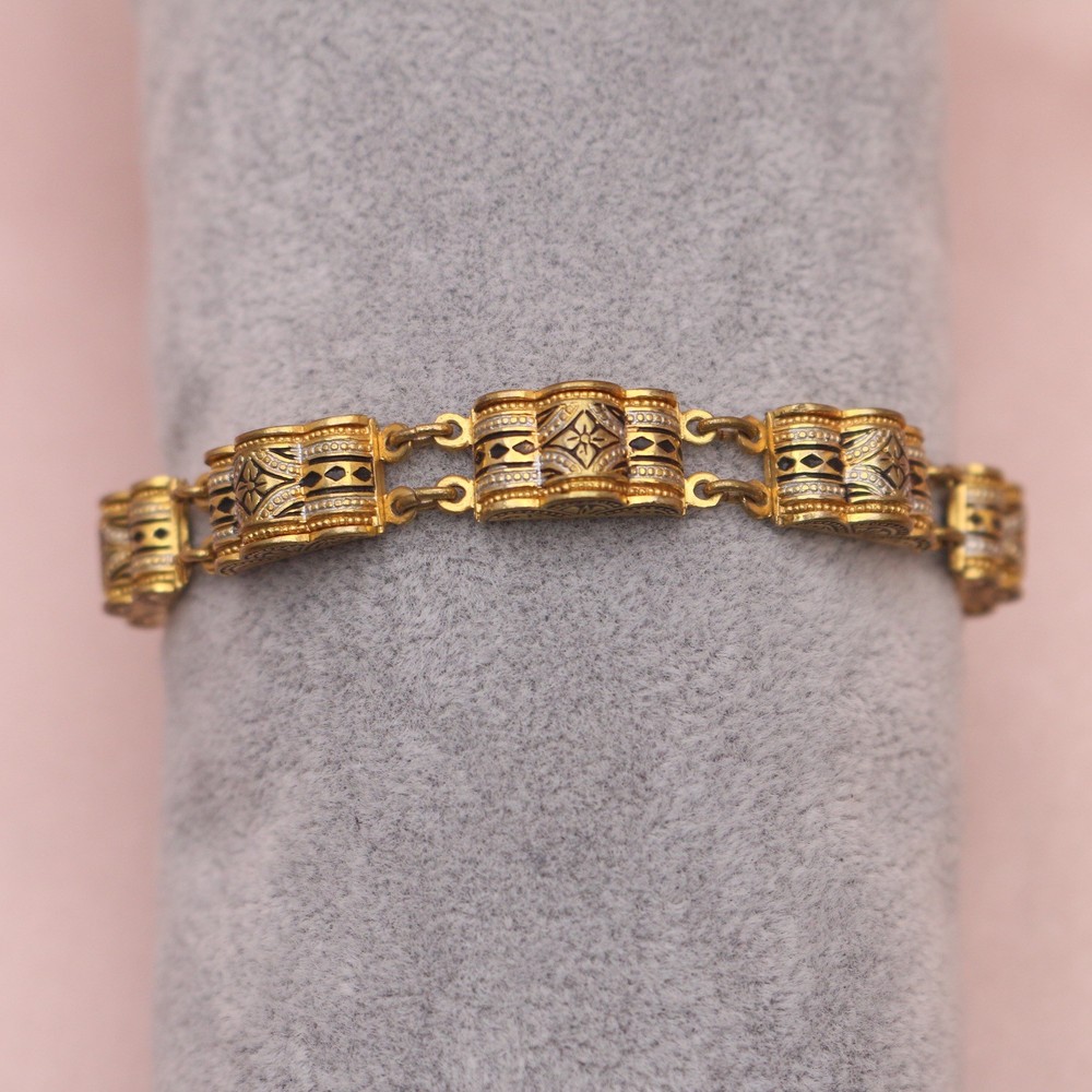 Elegant Vintage Damascene Style Tank Bracelet Jewelry for Women