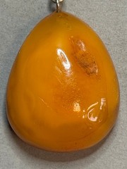 NATURAL OLD ANTIQUE YELLOW BUTTERSCOTCH BALTIC AMBER PENDANT 7,6 gr