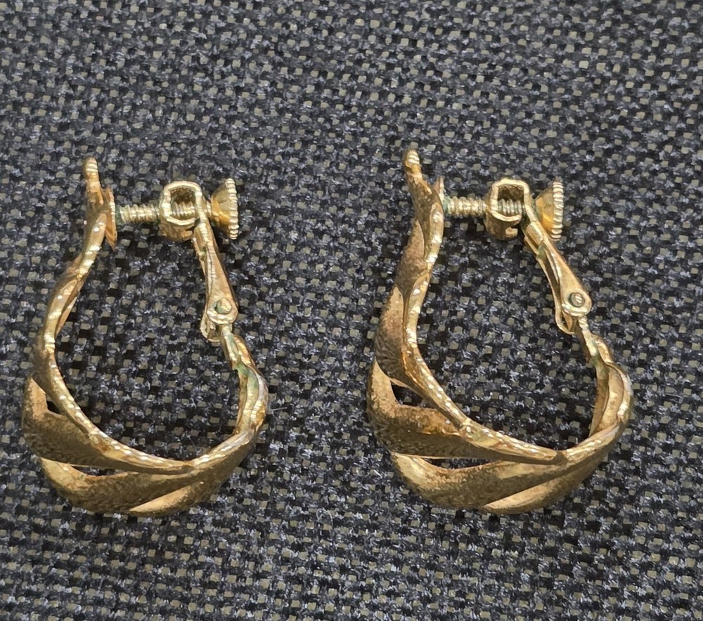 Napier Signed Gold Tone Twisted Rope Knot Clip On Earrings Vintage Costume…