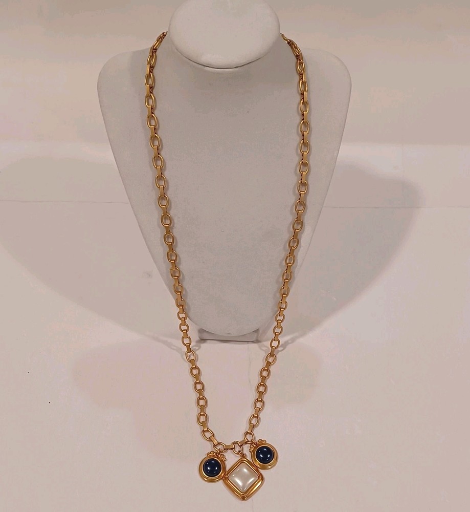 Vtg 30″ Liz Claiborne Gold Tone Chain Link Necklace With Blue And White Pendant