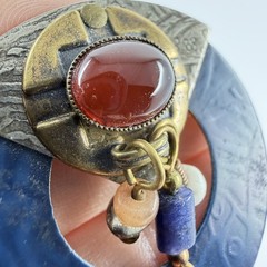 Round Vintage BROOCH Modern Stylish Blue Metal & Stone Carnelian Bronze Brass