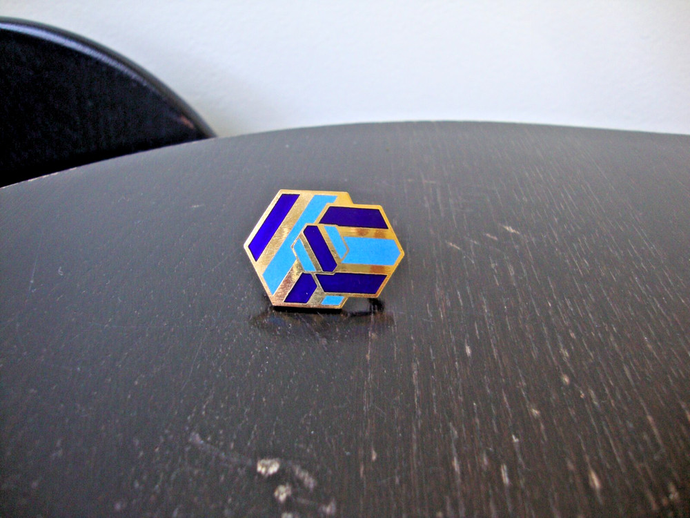Vtg Samuel Huang Designer Cloisonne Hexagrams Blue & Cobalt Gold Tone Scarf Clip