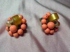 Vintage 1950s peach Cluster Flower Earrings Faux Rhinestones Clip-On