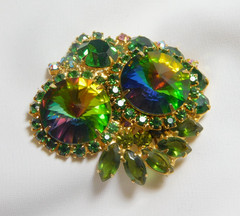 VINTAGE JULIANA DELIZZA & ELSTER GREEN WATERMELON RIVOLI RHINESTONE BROOCH ✨