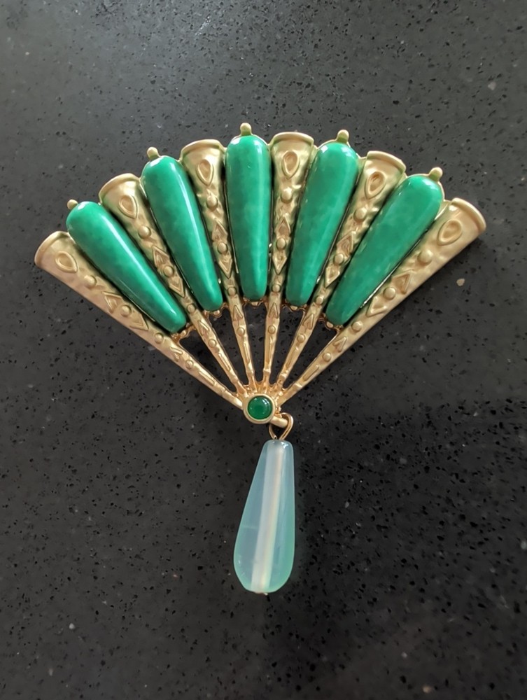 Vtg Marvella Oriental Hand Fan Brooch Faux Jade Green Glass Gold Tone 1960s S85