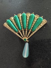 Vtg Marvella Oriental Hand Fan Brooch Faux Jade Green Glass Gold Tone 1960s S85