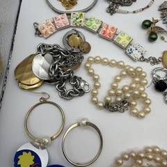 Mixed Vintage To Modern Lot Of Costume Jewelry Variety Of Pieces #1
