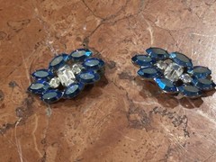 B. DAVID BLUE AURORA BOREALIS NAVETTE EMERALD CUT RHINESTONE CLIP ON EARRINGS EU