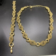 Vintage Crown Trifari Heavy Gold Plate Twisted Ribbon Link Necklace Bracelet Set