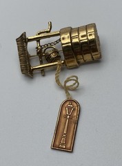 Vintage Robert Zentall Goldtone Wishing Well Brooch Pin With Attached Tag