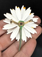 Vintage Enamel Flower Brooch Daisy