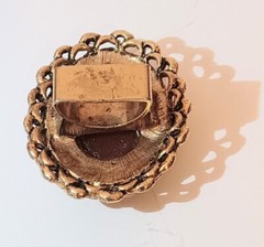 Vintage Cameo Scarf Clip – No Brand Mark VGC