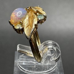 Vintage Signed 1972 Avon Fire Flower Faux Opal Ring – Size 4.75