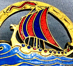 Vtg. LAGERSTROMS MJOLBY Sweden Mid Century Gold Tone w Enamel Viking Ship Pin