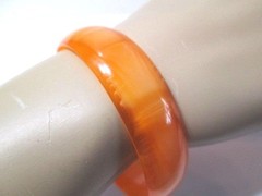 VINTAGE PLASTIC BRACELET 1970-80S WHITISH MARBLED PARTIAL TRANSLUCENT BANGLE