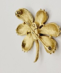 Vintage Crown Trifari Brooch Gold Tone Enamel Flower 2.25 in