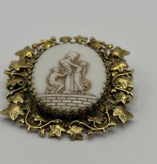 Vintage Cameo Brooch Pendant Gold Tone Plastic Cameo Greek Scene Ivy Frame 2”