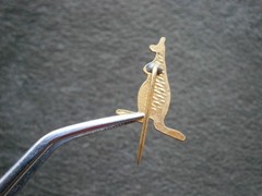 Kangaroo Australia Vintage Goldtone SHORT Stick Pin Lapel Pin