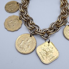 Vtg Bahama Coin Dangle Charm Gold Tone Bracelet 80s 90s Double Link Chain 7.5″