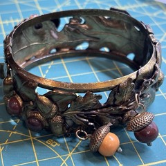 High-end Quality Mid Century Russian Gold Oak Leaf Acorn Clamper Bracelet Dangle