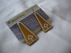 VINTAGE 1970s SAMUEL HUANG DESIGNER CLOISONNE RETRO MOD WHITE STUD EARRINGS