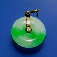 Original EARTH MINED Jadeite JADE DIAMOND Vintage Deco Disc Pendant 18K GOLD