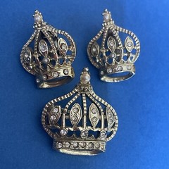 Vintage GoldTone Rhinestone & Faux Pearl Crown Brooch & Earrings Vintage Set I24