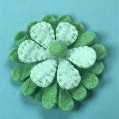 Large Layered Two Toned Green Felted Wood Daisy Flower Power Pin Brooch – 3.5 in