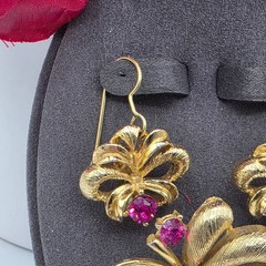Vintage Lisner Gold Tone Fuchsia Pink Rhinestone Floral Brooch and Earring Set