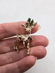 Vtg Gerrys Reindeer Brooch Pin Gold Tone Enamel Holly Sprig Christmas Mistletoe