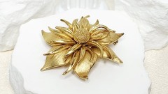 Vintage BSK Gold Tone Textured Flower Pin / Brooch