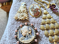 Vintage Costume jewelry lot. Many designers.