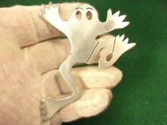 RATHER LARGE HANDCRAFTED ALUMINUM (or ALUMINUM ALLOY) BROOCH – “GHOST EYES’ FROG
