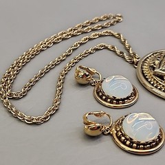 Vintage Opalite Necklace Clip Earrings Set Round Glass Gold Tone Pendant 24″
