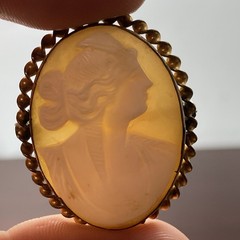 Vtg Carved Shell Cameo Brooch Twisted Rope Ribbon Rim Edge GF 1.50”x1.25” NICE!
