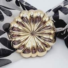 Jeri Lou Gold Tone Floral Like Curved Ridge Gold Tone Vintage Scarf Ring Clip