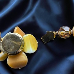 Vintage Lucite Flower Necklace Butterscotch Caramel AB Crystal Hidden Clasp 21″