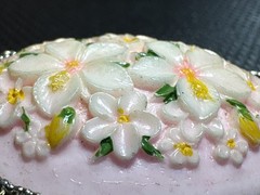 Floral Cameo Oval Brooch Collectible Vintage 1950s-1970s