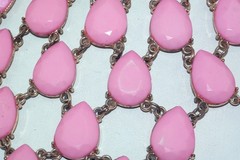 Vtg Pink Plastic Lucite Gold Tone Waterfall Bib Drape Necklace Fashion Jewelry