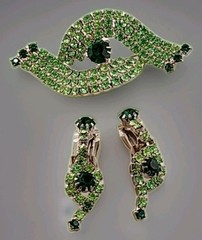 JULIANA STYLE EMERALD GREEN & LIME RHINESTONES BROOCH & DANGLE CLIP-ON EARRINGS