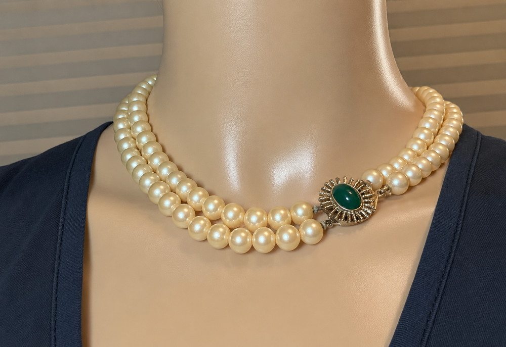 Vintage Japan Double Strand Glass Pearl Necklace Green Cabochon Clasp