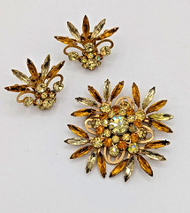 Vintage Judy Lee Rhinestone Brooch Earrings Set Topaz Color Yellow Flowers