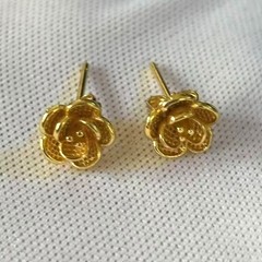 Rose Flower Gold-plated (NOT SURE) Gold Tone Stud Earrings marked ‘999’