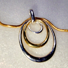 VTG 1990s Gold and Silver Pendant Necklace with Interlocking Hoops by RMN